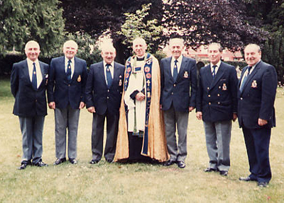 Hood veterans outside St Barnabas Church, Swanmore, June 1985